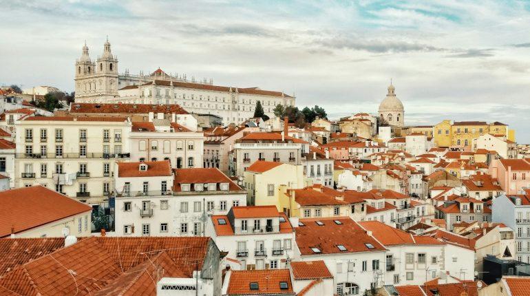 city landscape photography during daytime